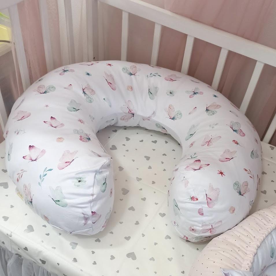 Cuscino allattamento con la stampa farfalle bianco rosa