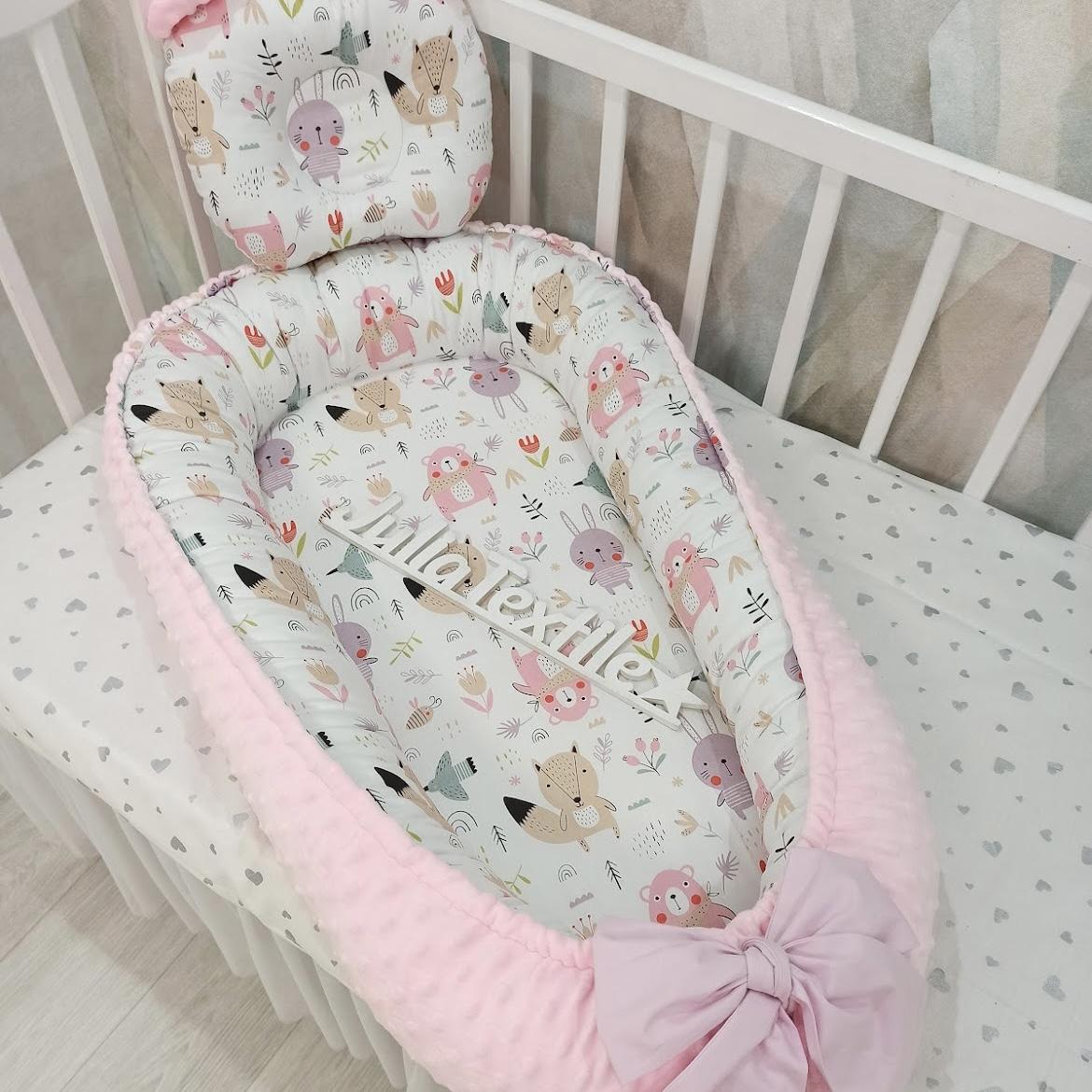 Reducer with white pink flowers