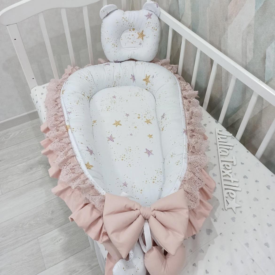 Reducer decorated with antique pink star print