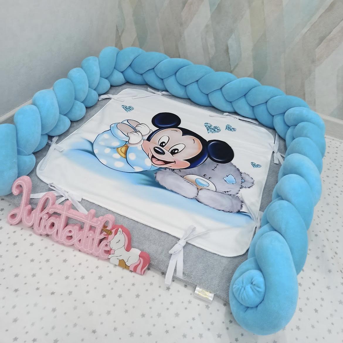 Fasciatoio intrecciato con la stampa mickey e orsetto azzurro bianco