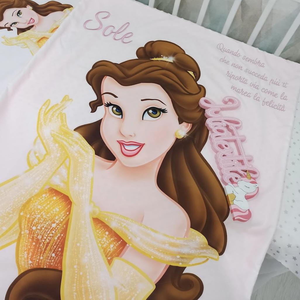 Reversible blanket with white yellow princess print