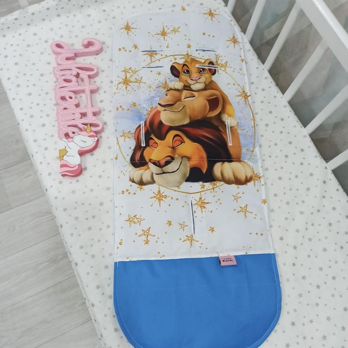 Stroller mattress with the lion king family print, blue and white