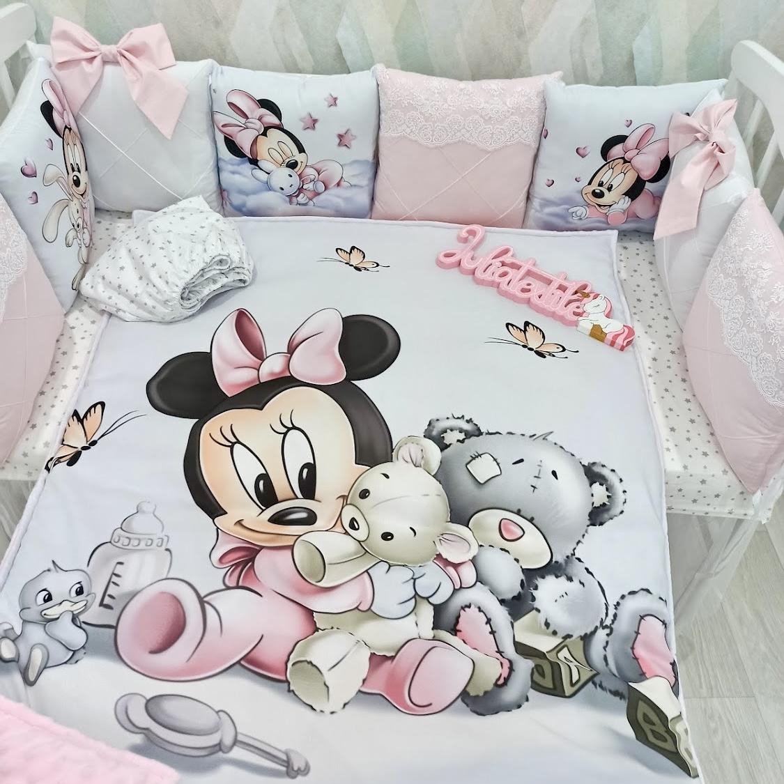 Bumper cushion set with Mickey Mouse print with pink and white lace