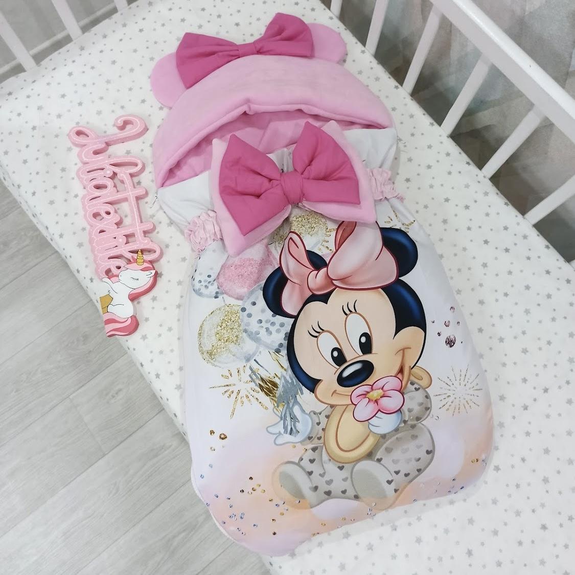 Sleeping bag with Minnie Mouse print with fuchsia pink balloons